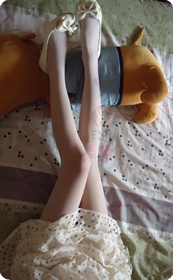 喜欢穿黑丝的老婆在家自拍