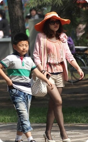 这是一个十岁孩子的妈妈？