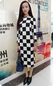 街拍白黑格长裙sz