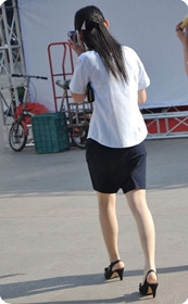 大街上的靓丽背影