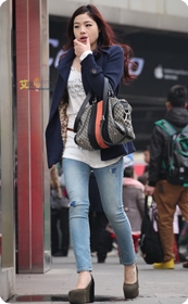 修长牛仔身材美眉