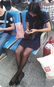 高铁站街拍丝袜sz