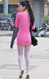 美术学院门口街拍女生