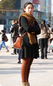 街拍棕色厚丝袜