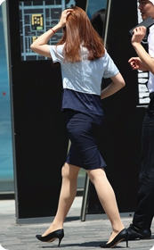 金发包臀裙肉丝美腿高跟少妇