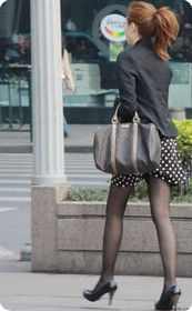 很讲卫生的黑丝少妇